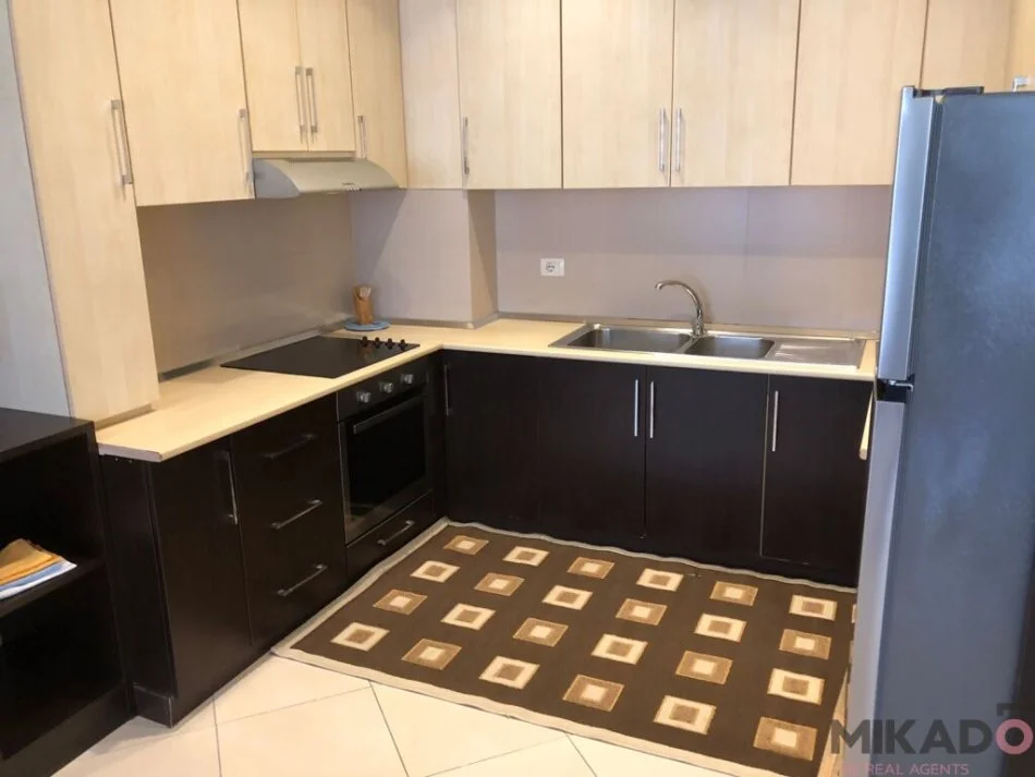 jepet me qera , 110 m² 900 €