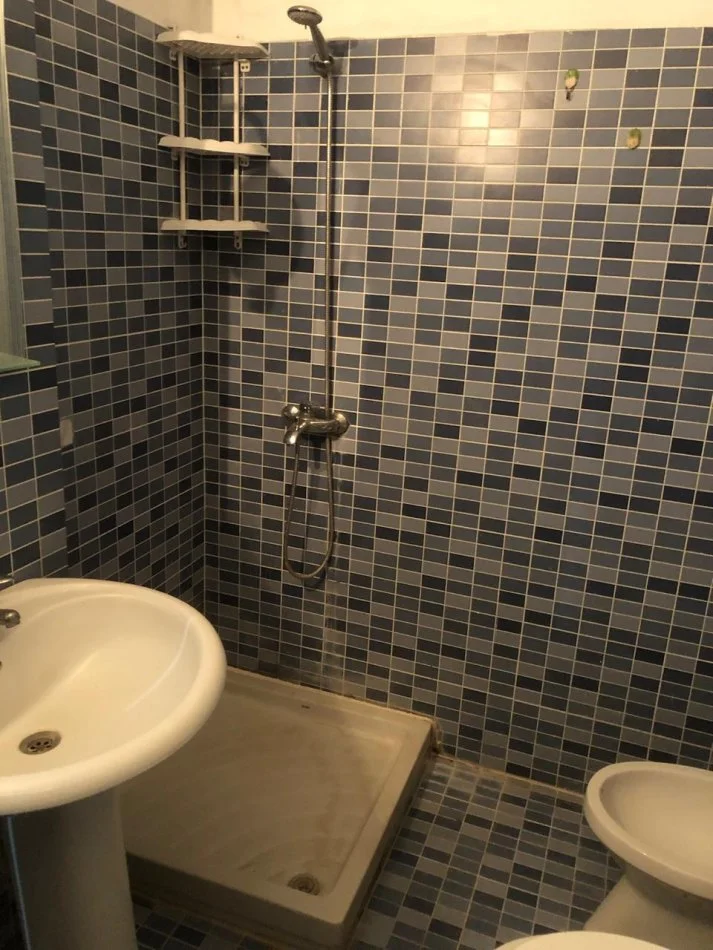 Tirane, jepet me qera apartament 1+1 Kati 1, 60 m² 300 € (Shkolla Bajram Curri)