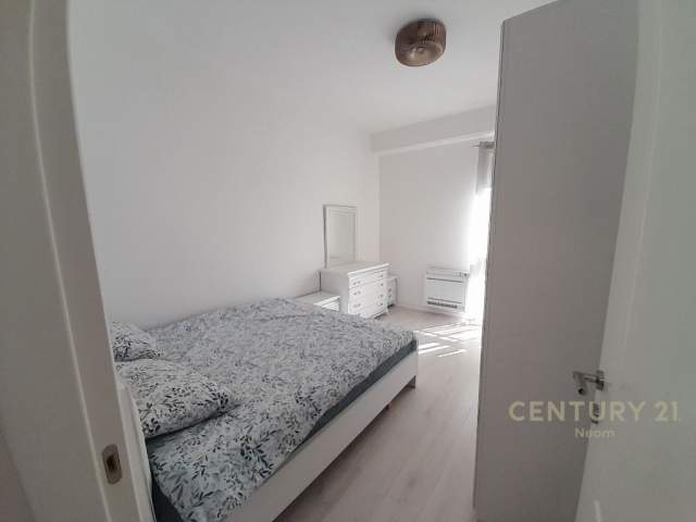 Tirane, jepet me qera apartament 700 €  (rruga e kosovareve)