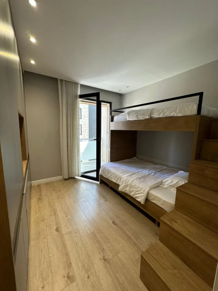 Tirane, shitet apartament 2+1 Kati 4, 94 m² 162.000 € (sheshi Shqiponja , ish-dogana)