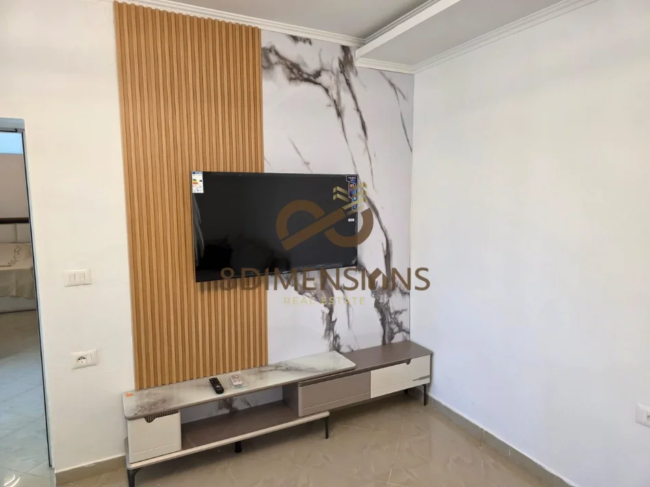 Tirane, jepet me qera shtepi 1+1 Kati 0, 180 m² 500 € (allias)