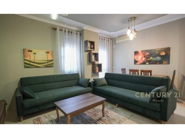 Tirane, jepet me qera apartament 1+1 650 Euro (qender)