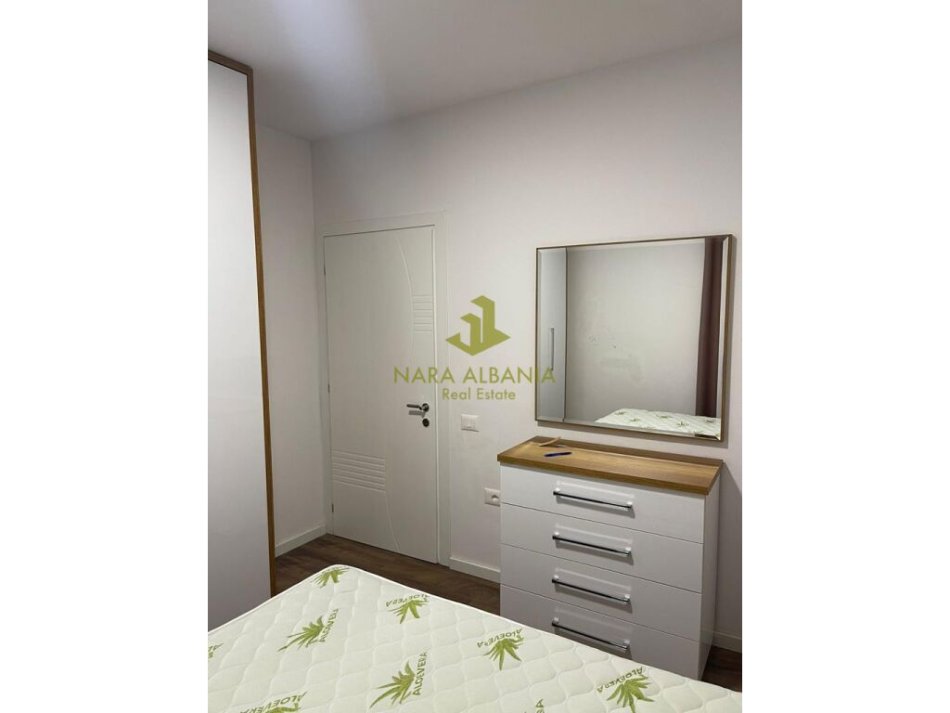 Tirane, jepet me qera apartament 2+1 Kati 4, 600 € 