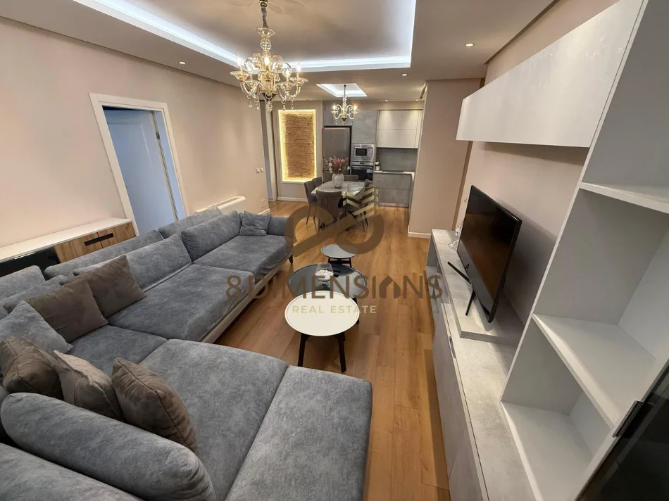 Tirane, jepet me qera apartament 3+1+Ballkon Kati 3, 125 m² 850 € (kinostudio)