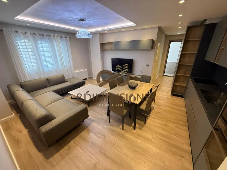 Tirane, jepet me qera apartament 1+1+Ballkon Kati 3, 67 m² 650 € (kinostudio)