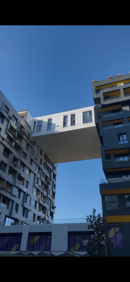 Tirane, shitet apartament 3+1+Ballkon Kati 10, 126 m² 400.000 € (Square 21)