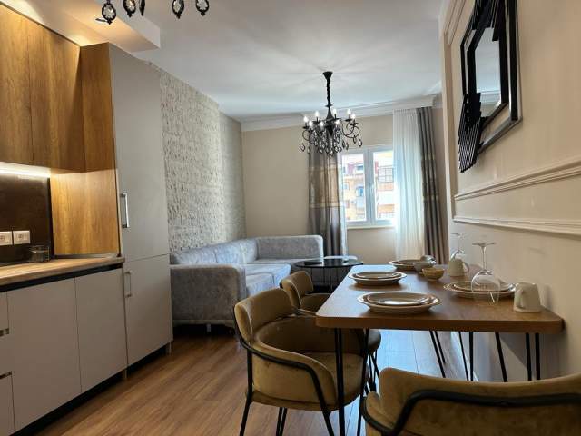 Tirane, jepet me qera apartament Kati 7, 95 m² 900 Euro (Komuna e Parisit)