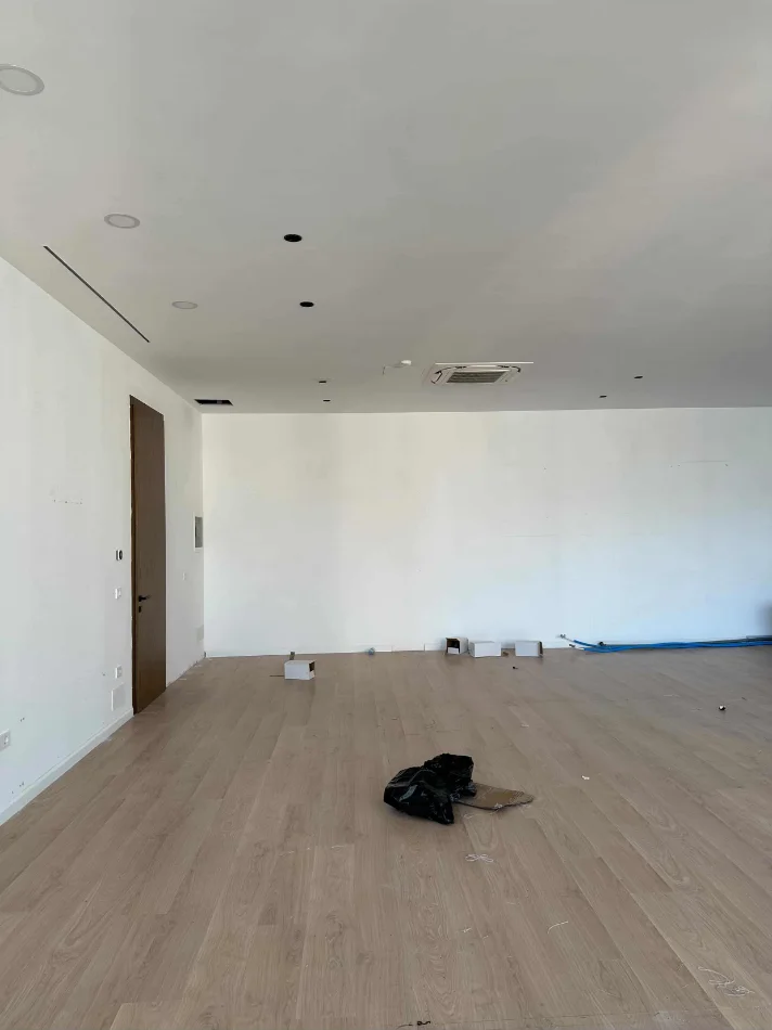 Tirane, jepet me qera ambjent biznesi Kati 5, 140 m² 2.380 € (Kompleksi Delijorgji)