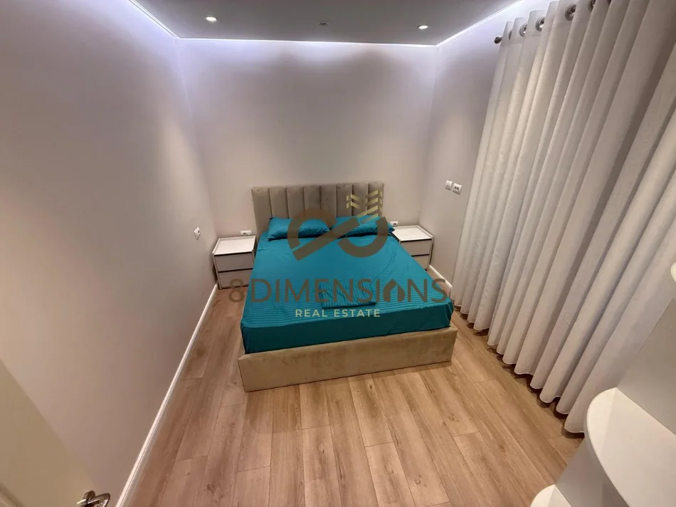 Tirane, jepet me qera apartament 1+1+Ballkon Kati 3, 67 m² 650 € (kinostudio)