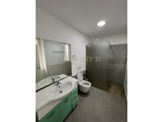 Tirane, jepet me qera apartament 2+1+A+BLK Kati 2, 120 m² 550 Euro (Rruga Gramoz Pashko)