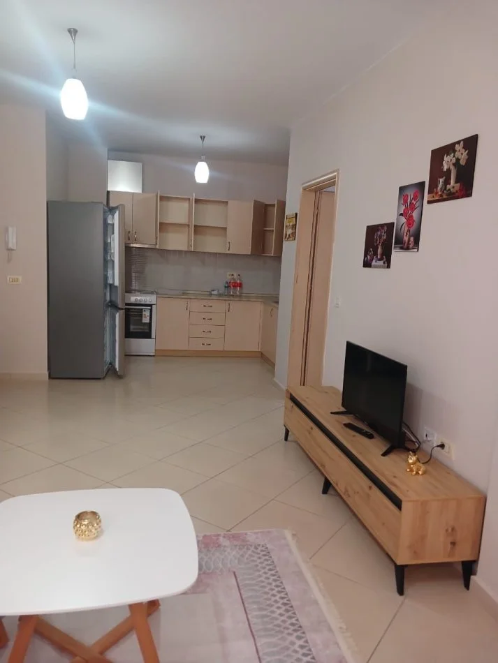 Tirane, jepet me qera apartament 2+1+Ballkon Kati 5, 120 m² 450 € (Teodor Keko)