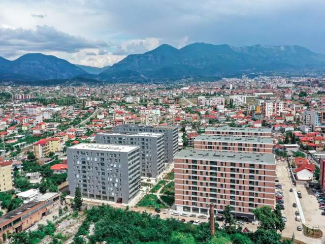 Tirane, jepet me qera ambjent biznesi Kati 0, 95 m² 800 Euro (Rruga Don Bosko)