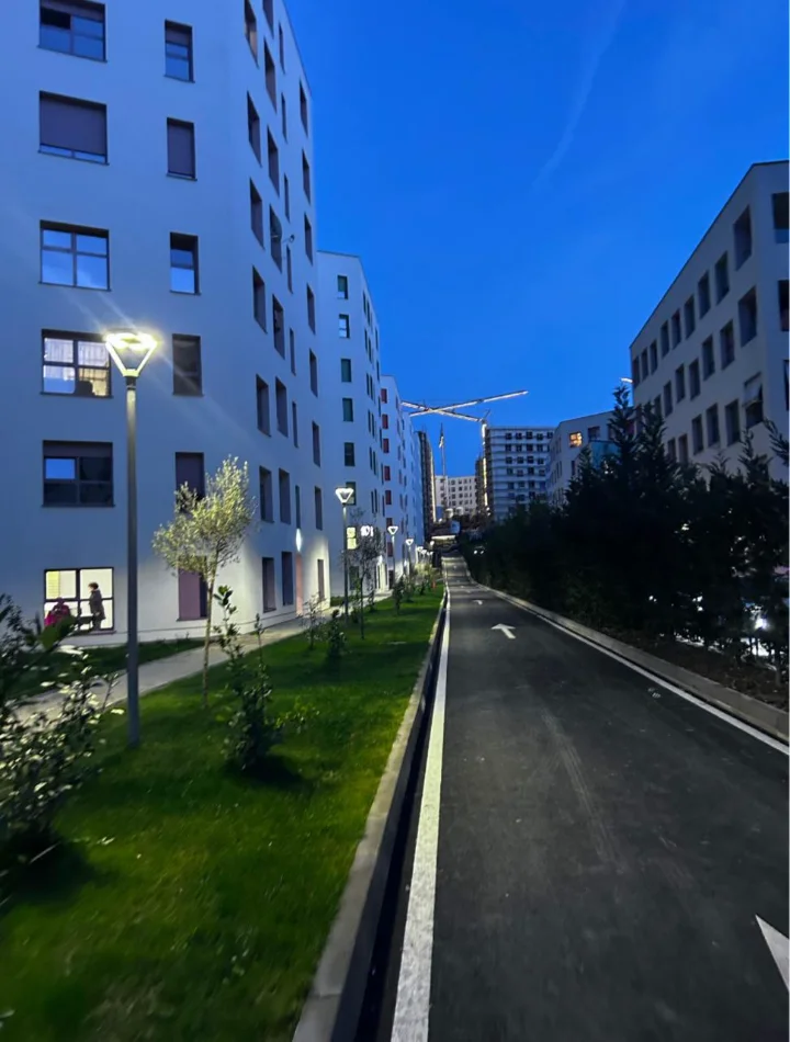 Tirane, jepet me qera apartament 1+1+Ballkon Kati 8, 60 m² 35.000 € (Ali Demi)