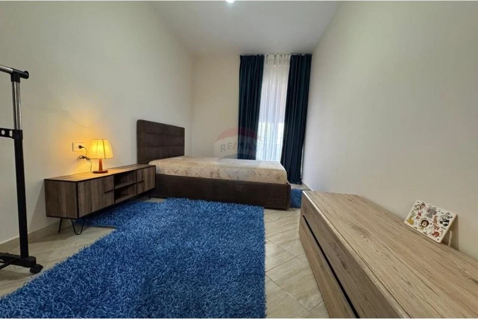 Tirane, jepet me qera apartament 2+1 , 111 m² 500 € (Fresk)