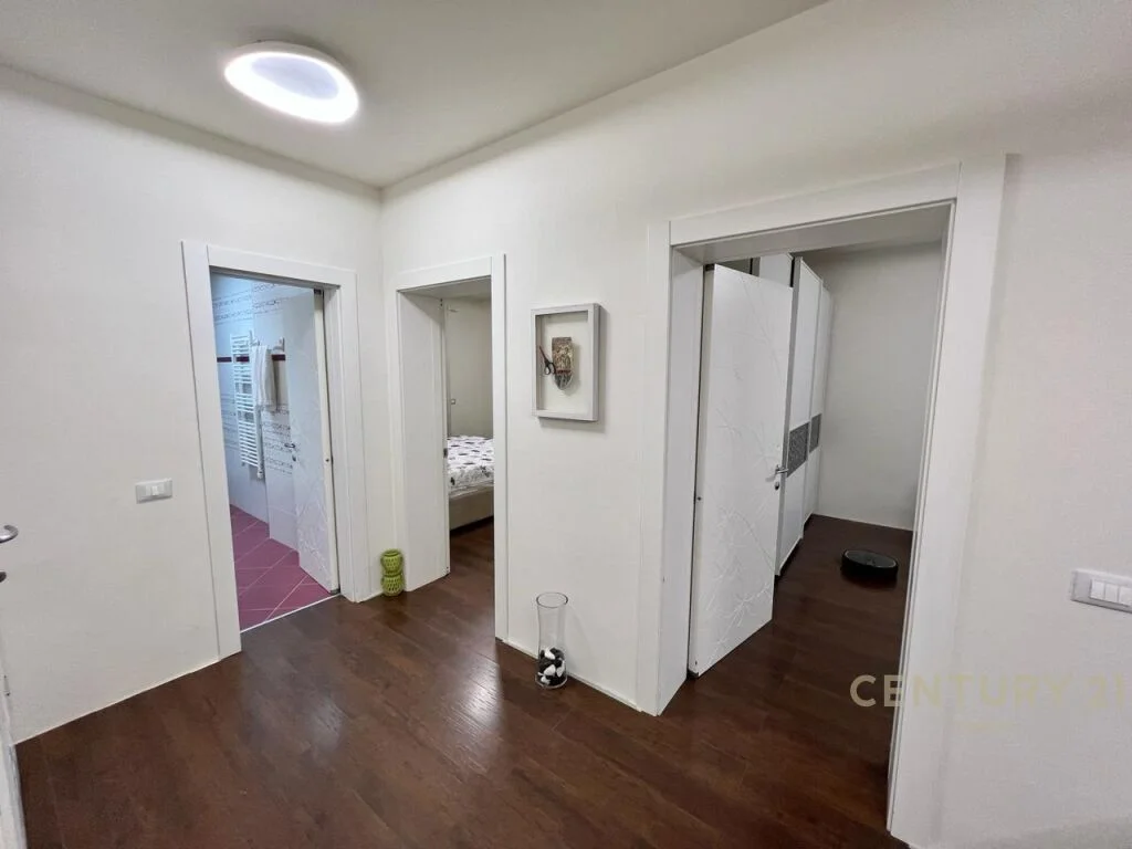 QIRA, APARTAMENT KOMOD 2+1 TEK ISH EKSPOZITA !