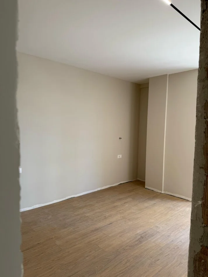 Tirane, jepet me qera apartament 1+1+Ballkon Kati 3, 65 m² 600 € (Zogu i Zi)
