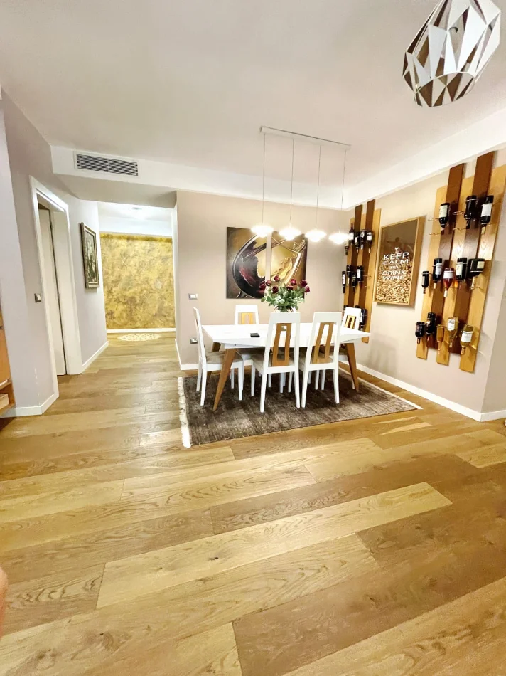 Tirane, shitet apartament 3+1 , 230 m² (Kopshti Zoologjik)