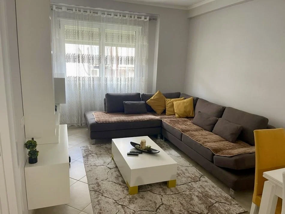 Tirane, jepet me qera apartament 2+1+Aneks+Ballkon Kati 3, 95 m² 700 € (Kodra e Diellit afer Qendres Eleonore)
