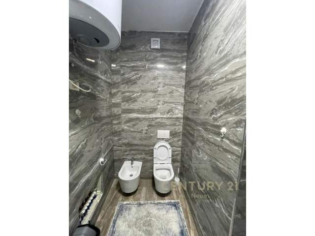 Tirane, jepet me qera apartament 1+1+BLK Kati 3, 95 m² 550 Euro (Tek Dollari , Qender)