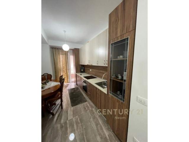 Tirane, jepet me qera apartament 1+1+A+BLK Kati 3, 95 m² 550 Euro (Tek Dollari , Qender)