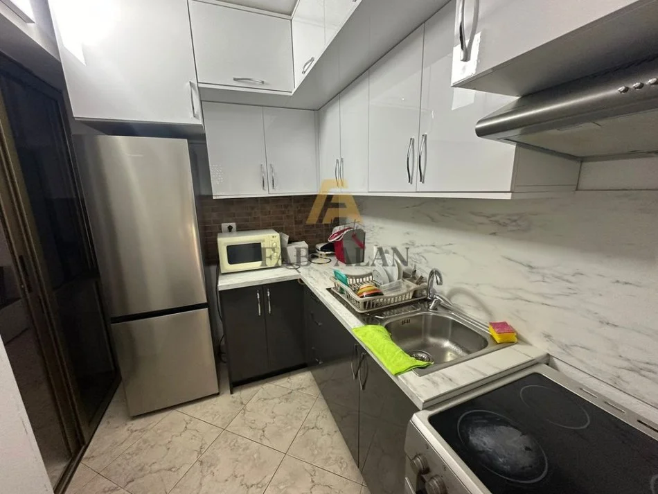 Tirane, jepet me qera apartament 1+1 Kati 3, 74 m² 500 € (Myslym Shyri)