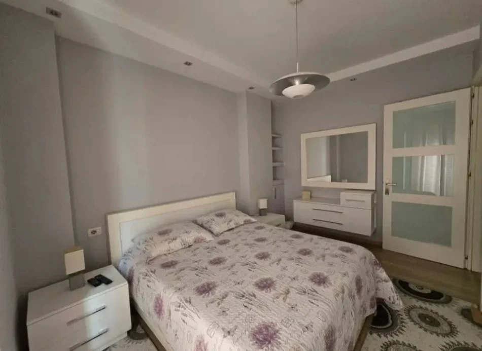 Tirane, jepet me qera apartament 2+1 Kati 5, 94 m² 620 € (rruga frosina plaku)