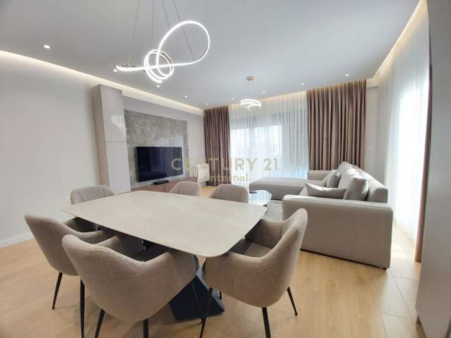 Tirane, jepet me qera apartament 2+1+BLK Kati 3, 100 m² 800 Euro (Pazari i Ri)