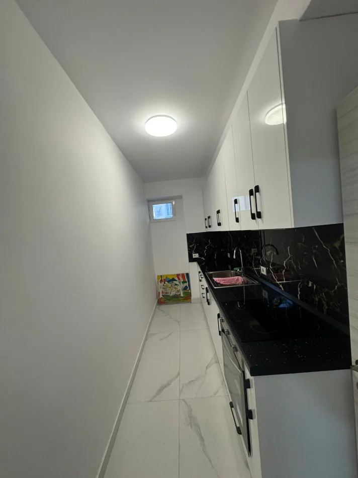 Tirane, shitet apartament 1+1 Kati 1, 105 m² 210.000 € (Gjimnazi Besnik Sykja)