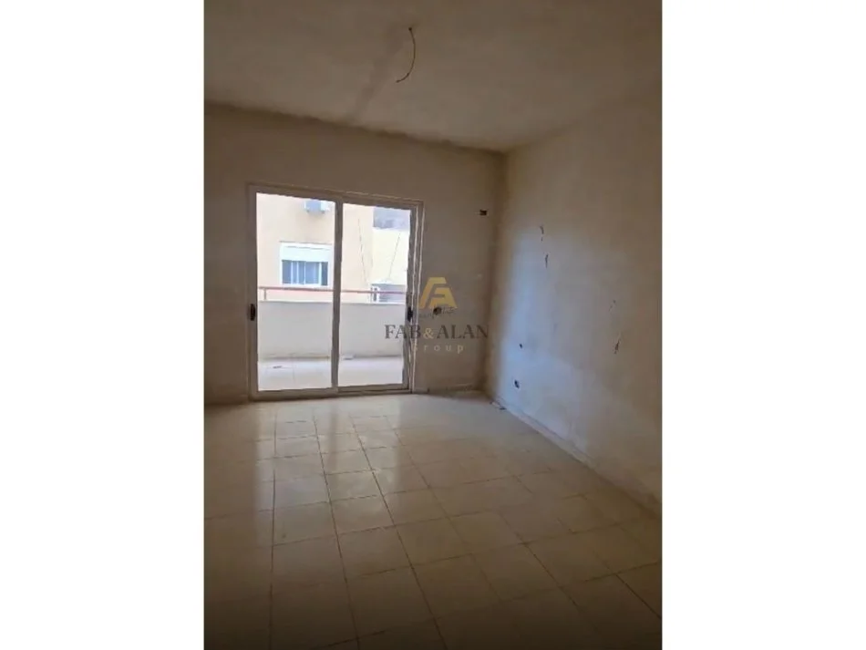 Durres, shitet apartament 3+1 Kati 4, 170 m² 170.000 € (Durres)