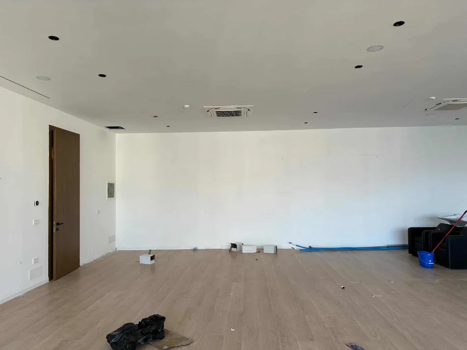 Tirane, jepet me qera ambjent biznesi Kati 5, 140 m² 2.380 € (Kompleksi Delijorgji)