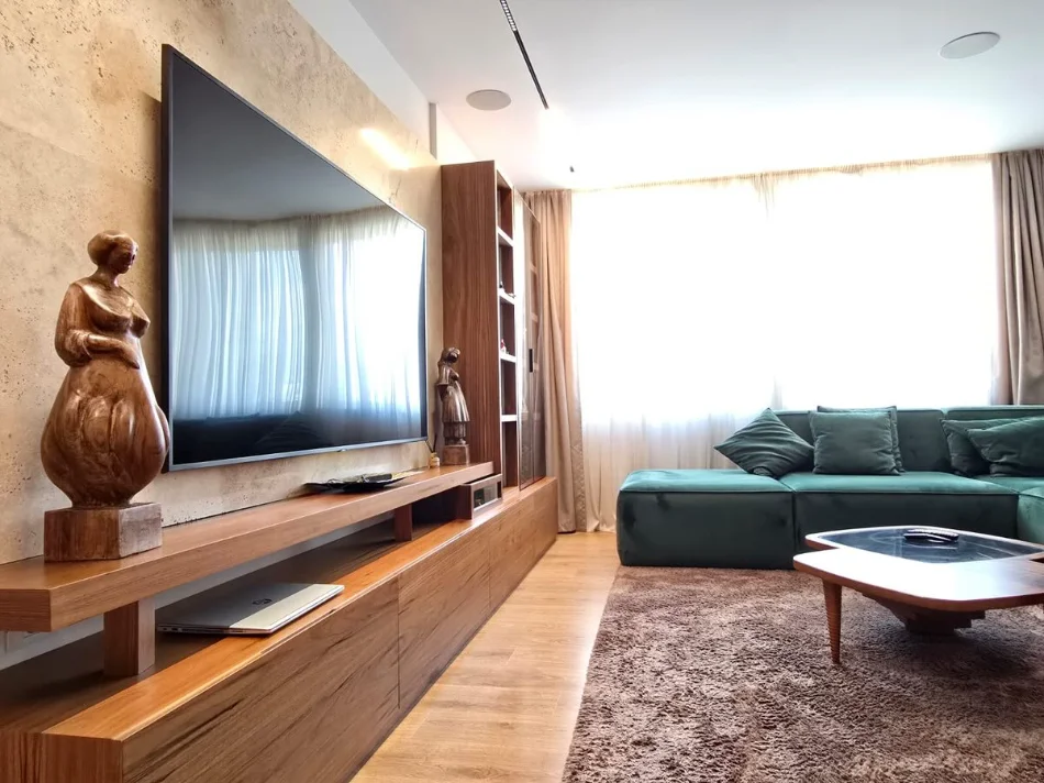 Tirane, shitet apartament 3+1 , 165 m² 619.000 € 