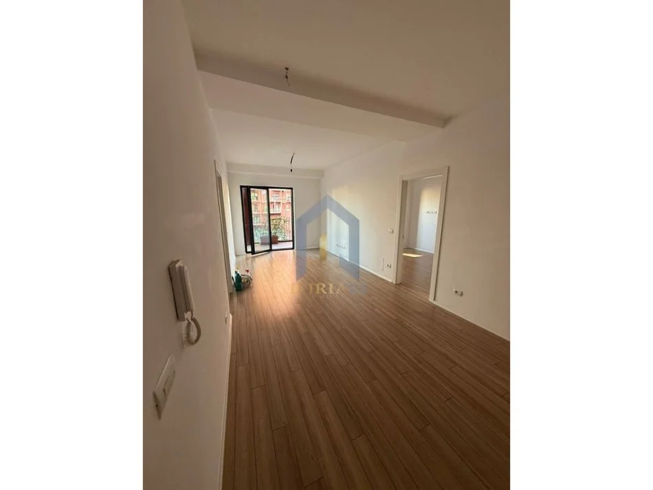 Tirane, jepet me qera Kati 4, 113 m² 1.300 €
