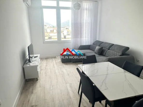 Tirane, jepet me qera apartament 1+1+Ballkon Kati 9, 59 m² 466 € (RRUGA KOLE KOCI,YZBERISHT)