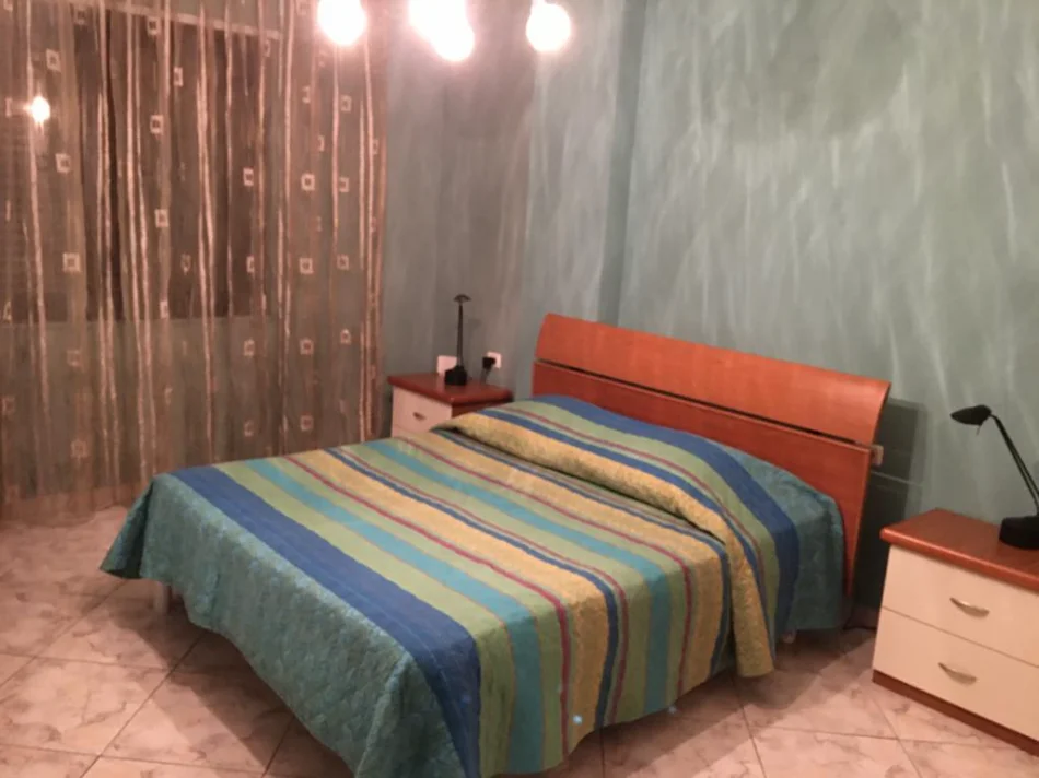 Tirane, jepet me qera apartament 1+1 Kati 2, 70 m² 750 € (Liceu Artistik)