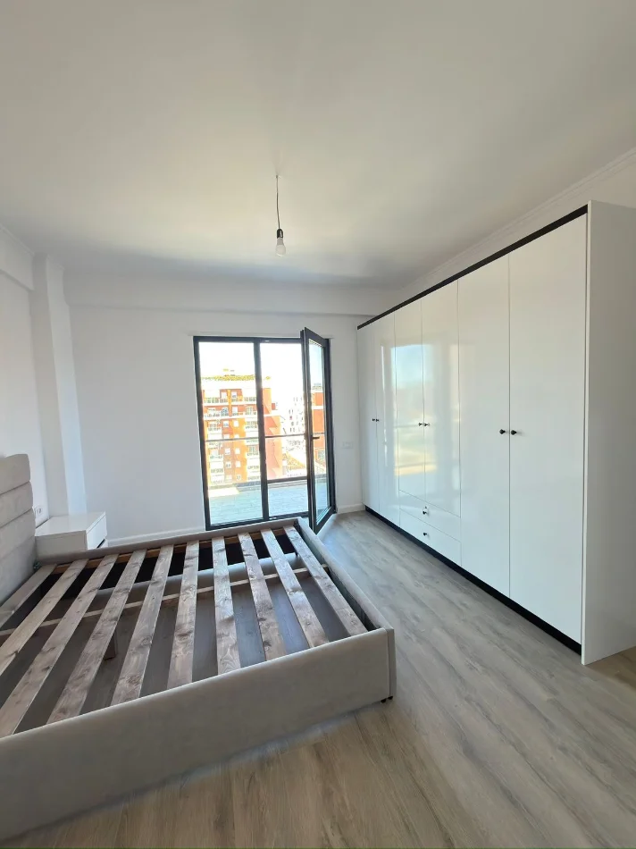 Tirane, jepet me qera apartament 2+1+Ballkon Kati 6, 700 € 