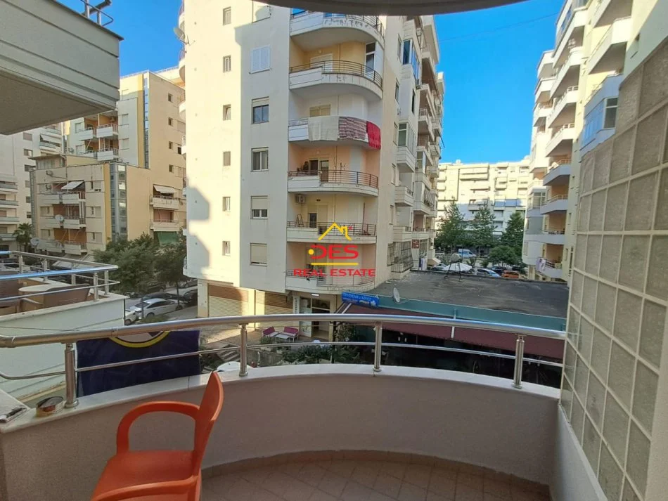 Vlore, shitet apartament 2+1+Ballkon Kati 3, 104 m² (Rruga Murat Tërbaçi)