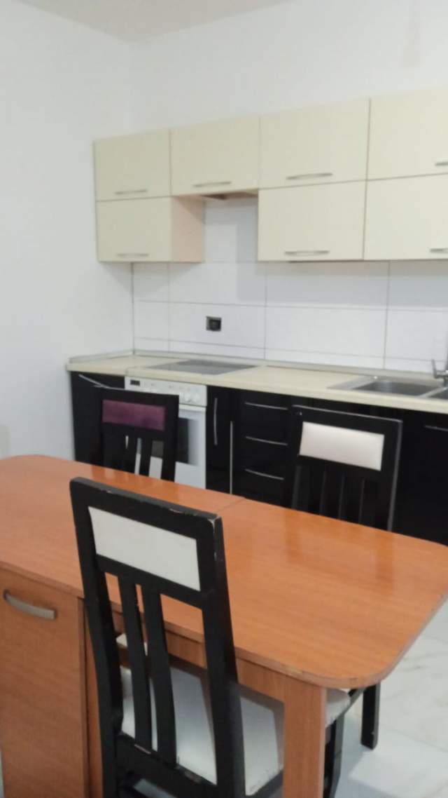 Tirane, jepet me qera apartament 3+1+A+BLK Kati 5, 120 m² 35000 Leke (Kamez)