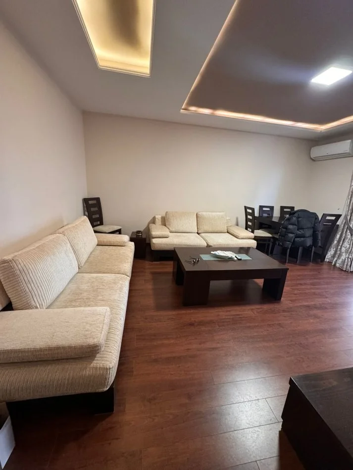 Durres, jepet me qera apartament 1+1+Ballkon Kati 7, 350 € 