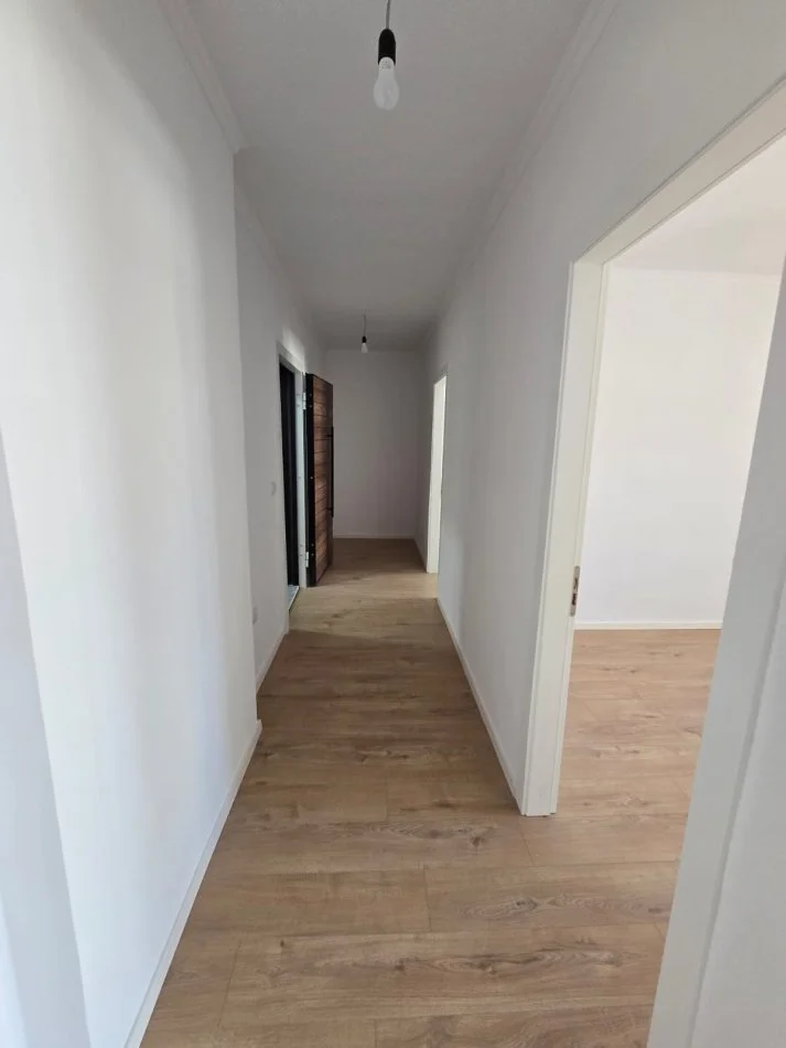 Tirane, shitet apartament 2+1+Ballkon Kati 5, 55 m² 128.000 € (Don Bosco)