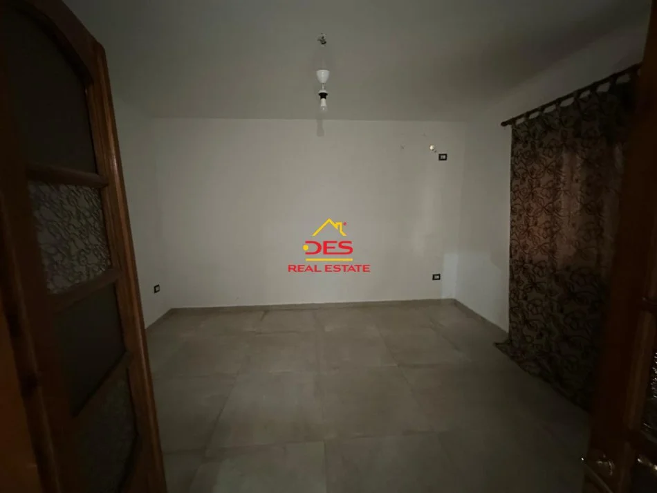 Vlore, jepet me qera shtepi Kati 0, 130 m² 600 € (Rruga)
