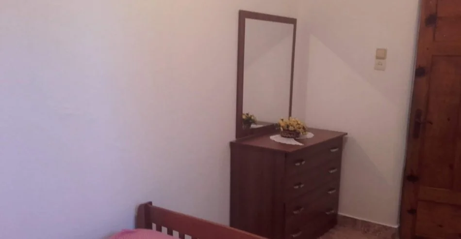 Tirane, jepet me qera apartament 1+1 Kati 1, 60 m² 310 € (RRUGA ENRIKO TELINI)