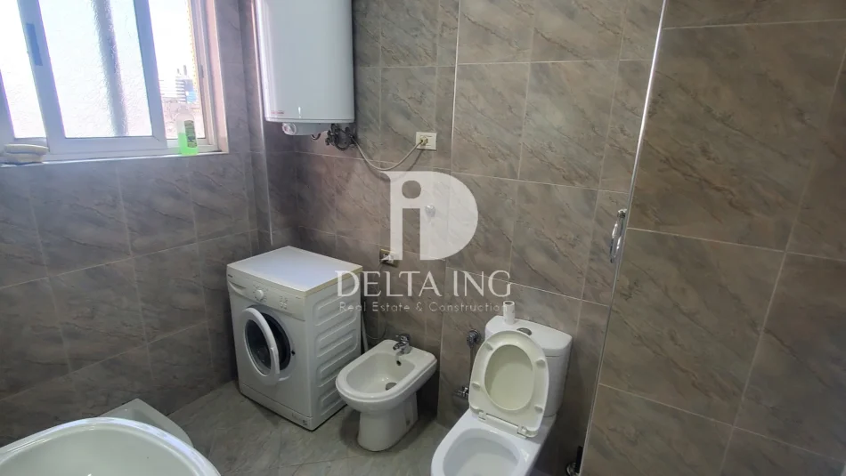 Tirane, jepet me qera apartament 2+1 , 600 € (Pazari i Ri)