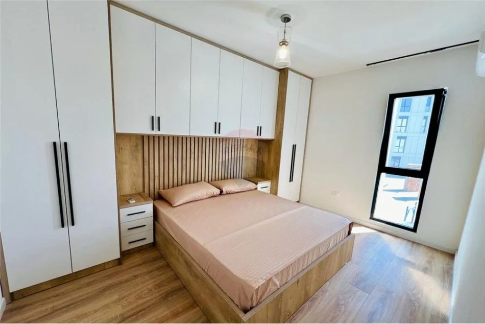 Tirane, jepet me qera apartament 1+1 Kati 6, 50 m² 500 € (ARLIS FARMACIA 10)