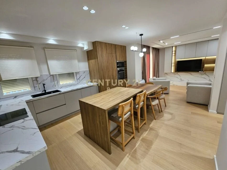 Tirane, shes apartament 2+1 Kati 8, 137 m² 205.500 € (Ali Demi)