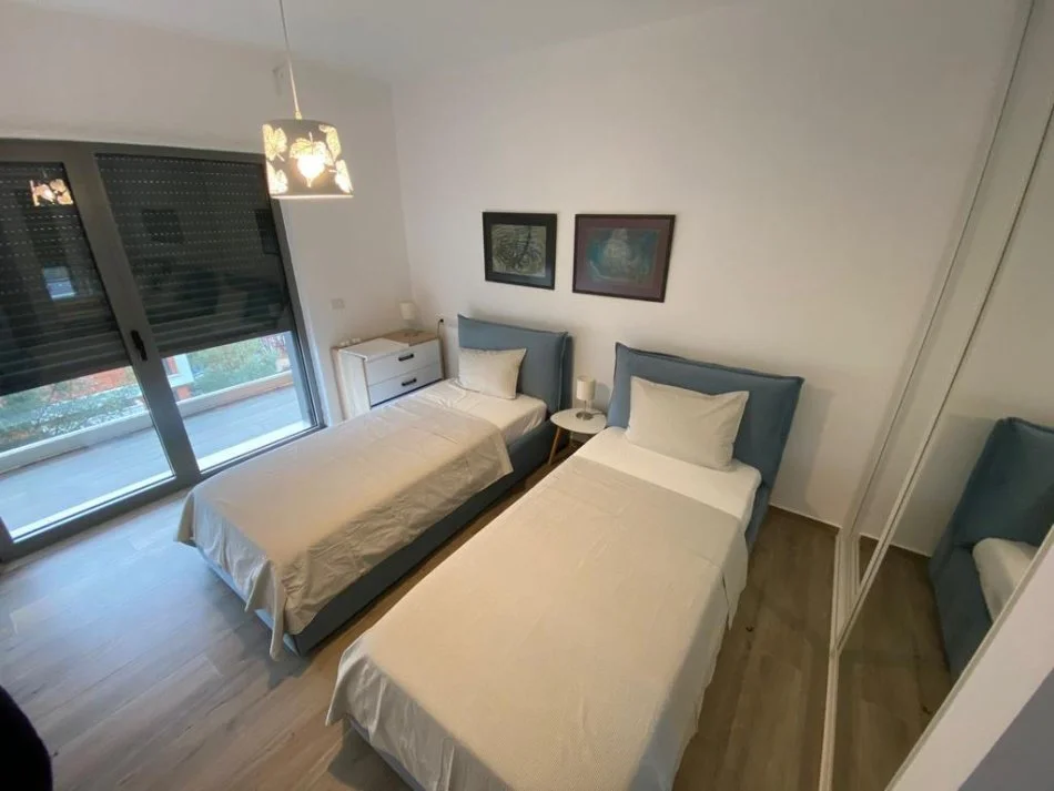 Tirane, jepet me qera Vile 3+1+Aneks , 202 m² 2.000 € (Olive Grove Residence)