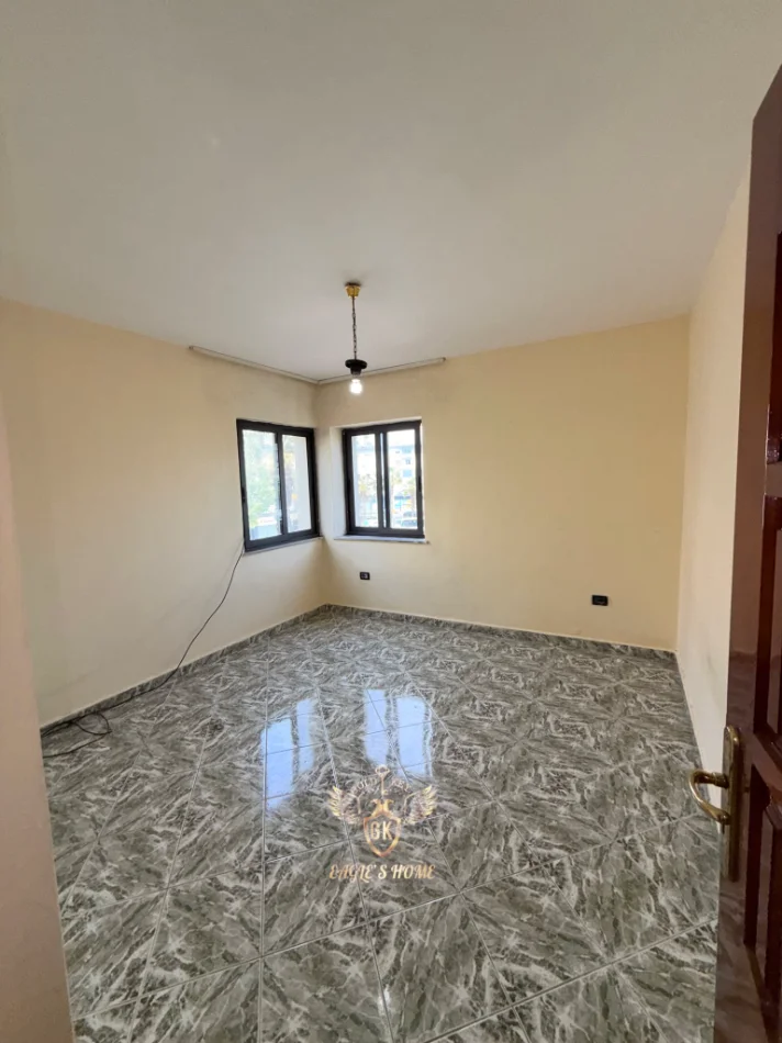 Durres, shitet apartament 2+1+Ballkon Kati 2, 78 m² 135.000 € (QENDER DURRES STACIONI TRENIT)