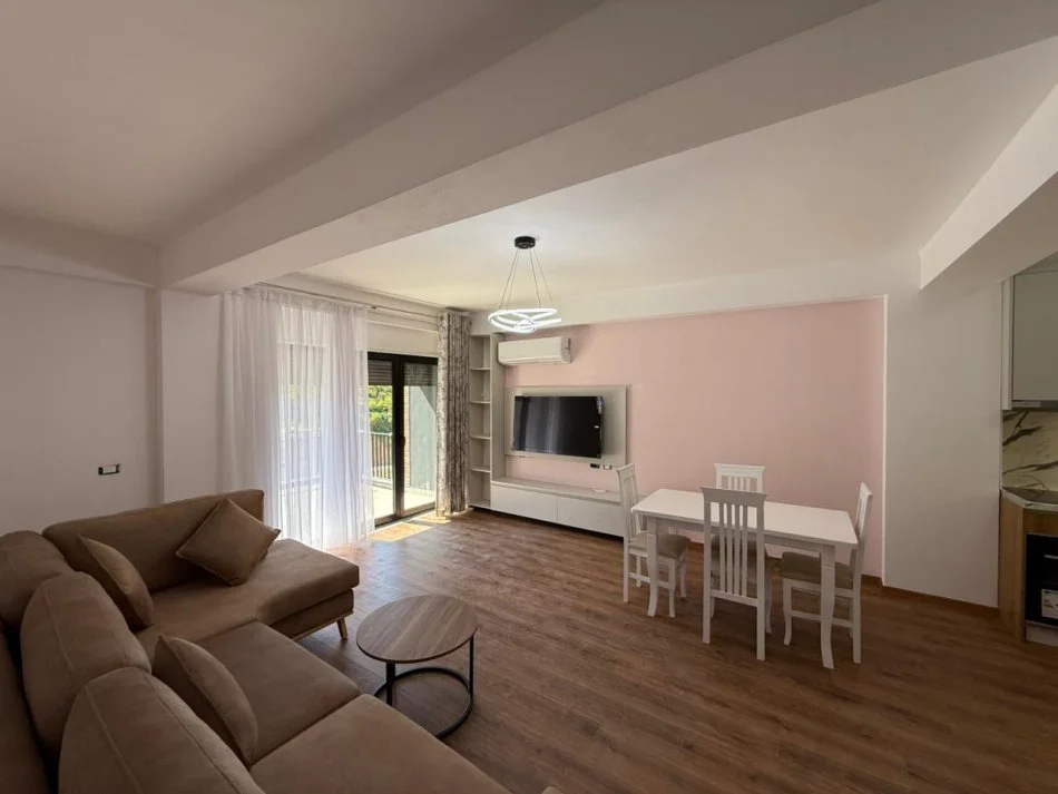 Tirane, jepet me qera apartament 1+1 Kati 2, 70 m² 600 € (rruga zallit)