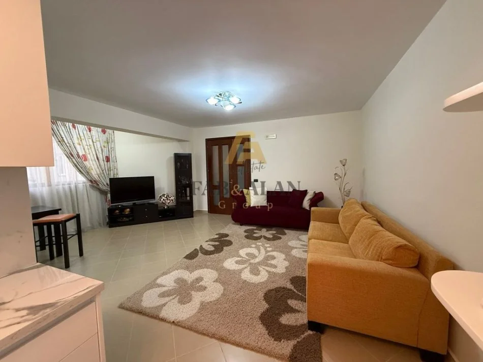 Fier, shitet apartament 1+1 Kati 3, 100 m² 70.000 € (FIER, LAGJIA APOLLONIA)
