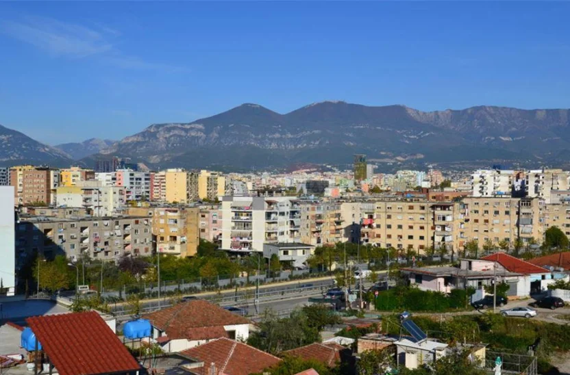 Tirane, jepet me qera apartament 2+1 Kati 3, 100 m² 600 € (Rruga Irfan Tomini, Selitë.)