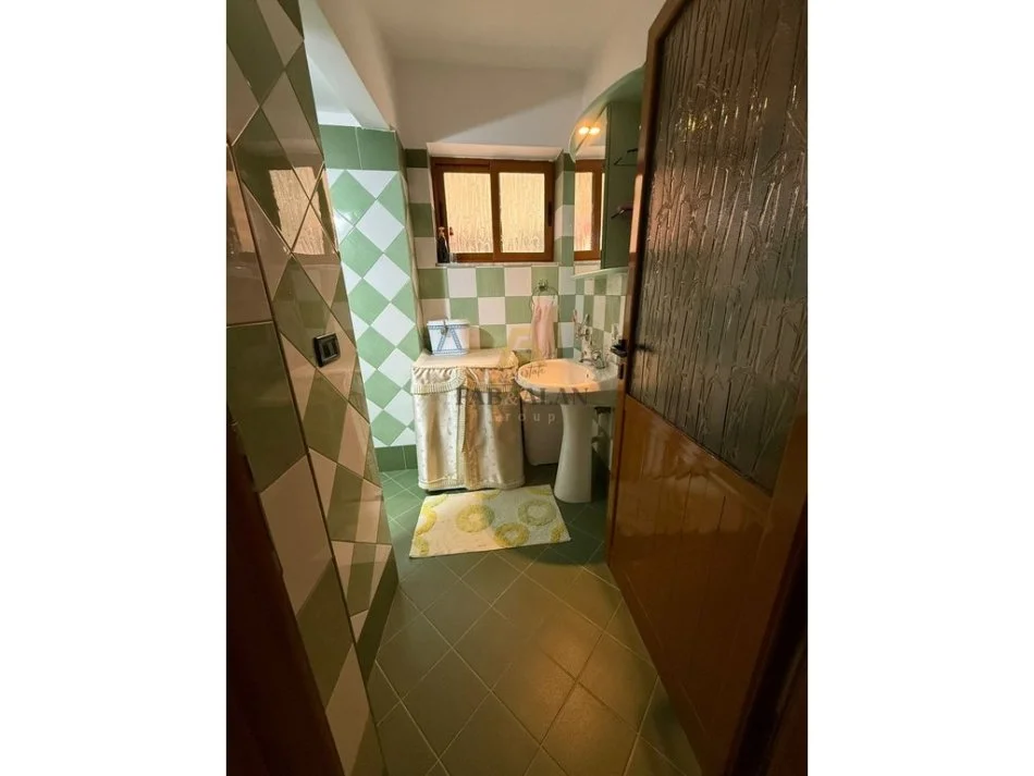 Fier, shitet apartament 1+1 Kati 3, 100 m² 70.000 € (FIER, LAGJIA APOLLONIA)